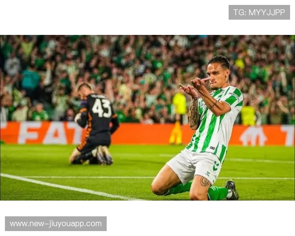 曼联的痛：25岁安东尼跟队友精妙配合后飙世界波，安东尼泰勒执法曼联的比赛